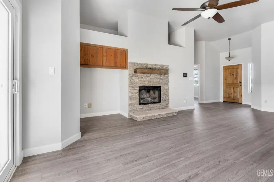 10005 MARK TWAIN AVENUE, Bakersfield, CA 93312 - #3