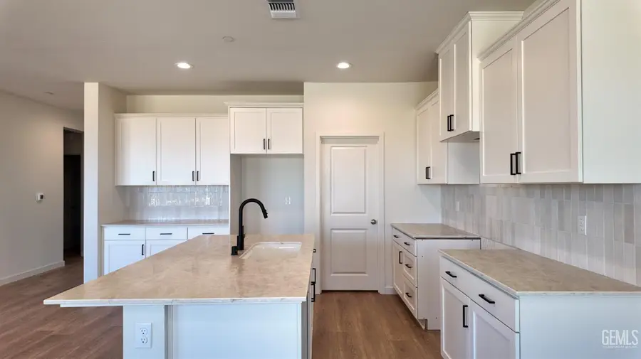 7921 SIXES RIVER STREET, Bakersfield, CA 93311 - #3