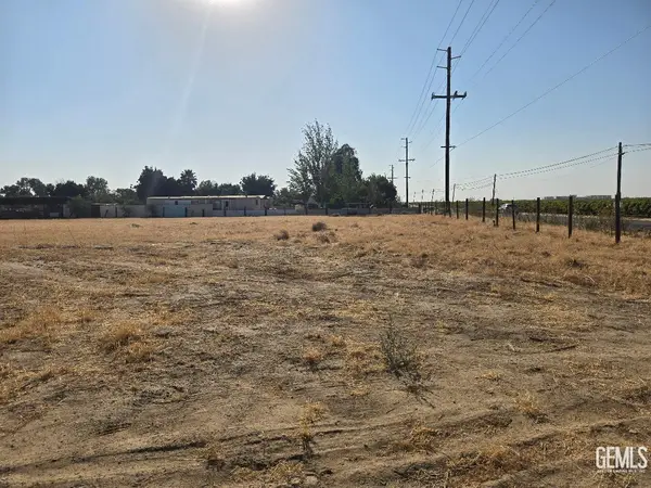 32775 E CECIL AVENUE, Delano, CA 93215