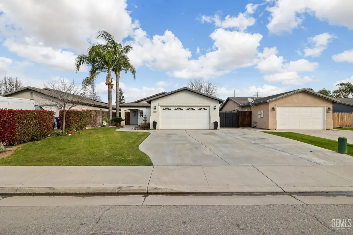 6308 CALABRIA DRIVE, Bakersfield, CA 93308 - #1