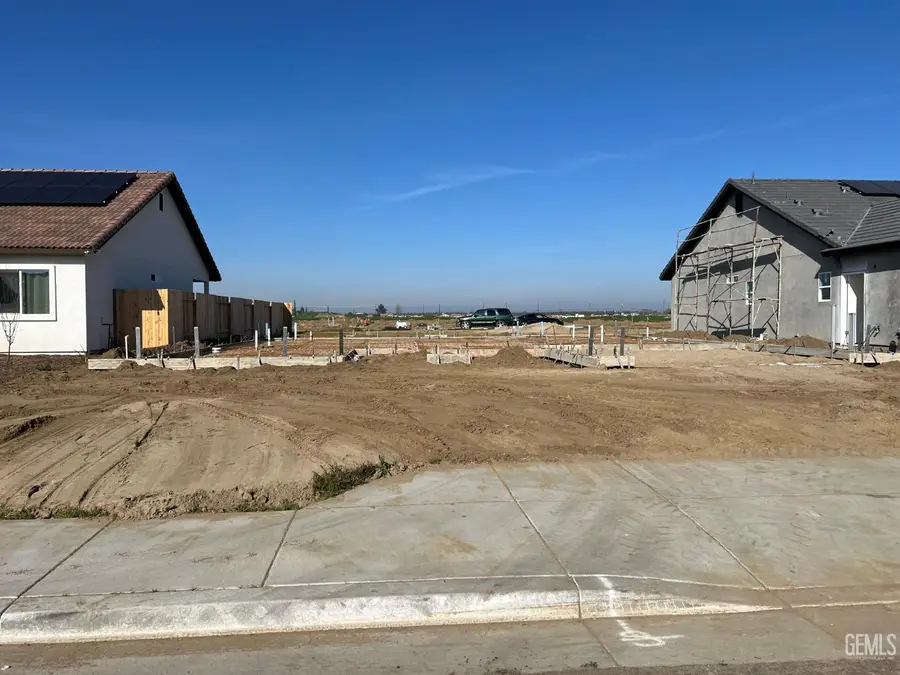 720 SAMMY WAY, Shafter, CA 93263 - #2