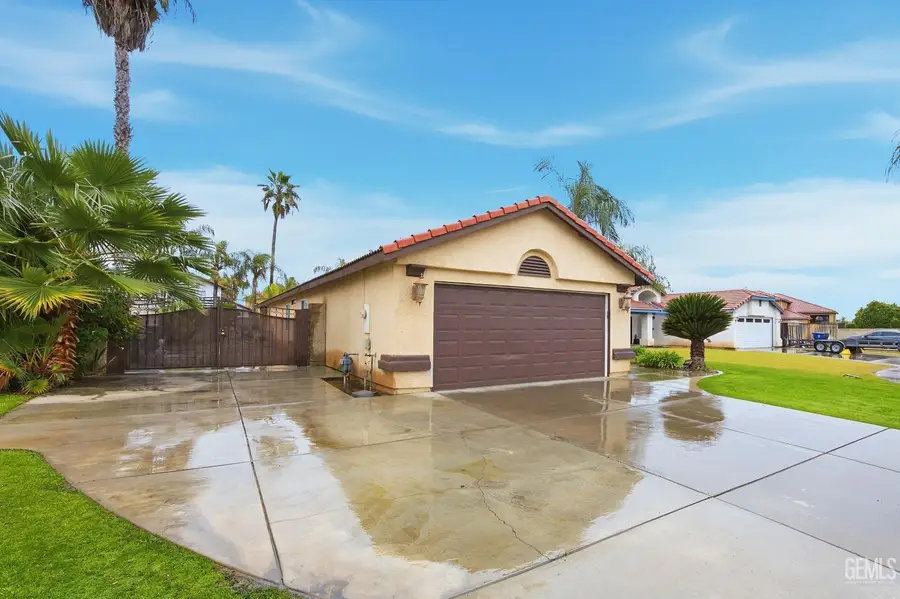 6213 SANTO DOMINGO COURT, Bakersfield, CA 93313 - #2