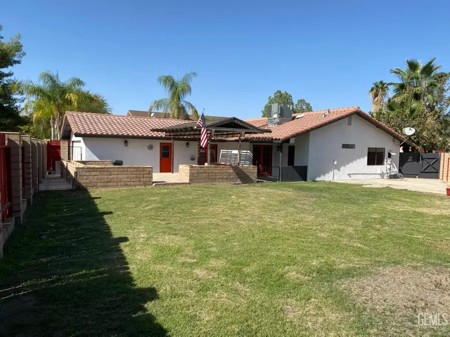 403 ALPINE STREET, Taft, CA 93268 - #2