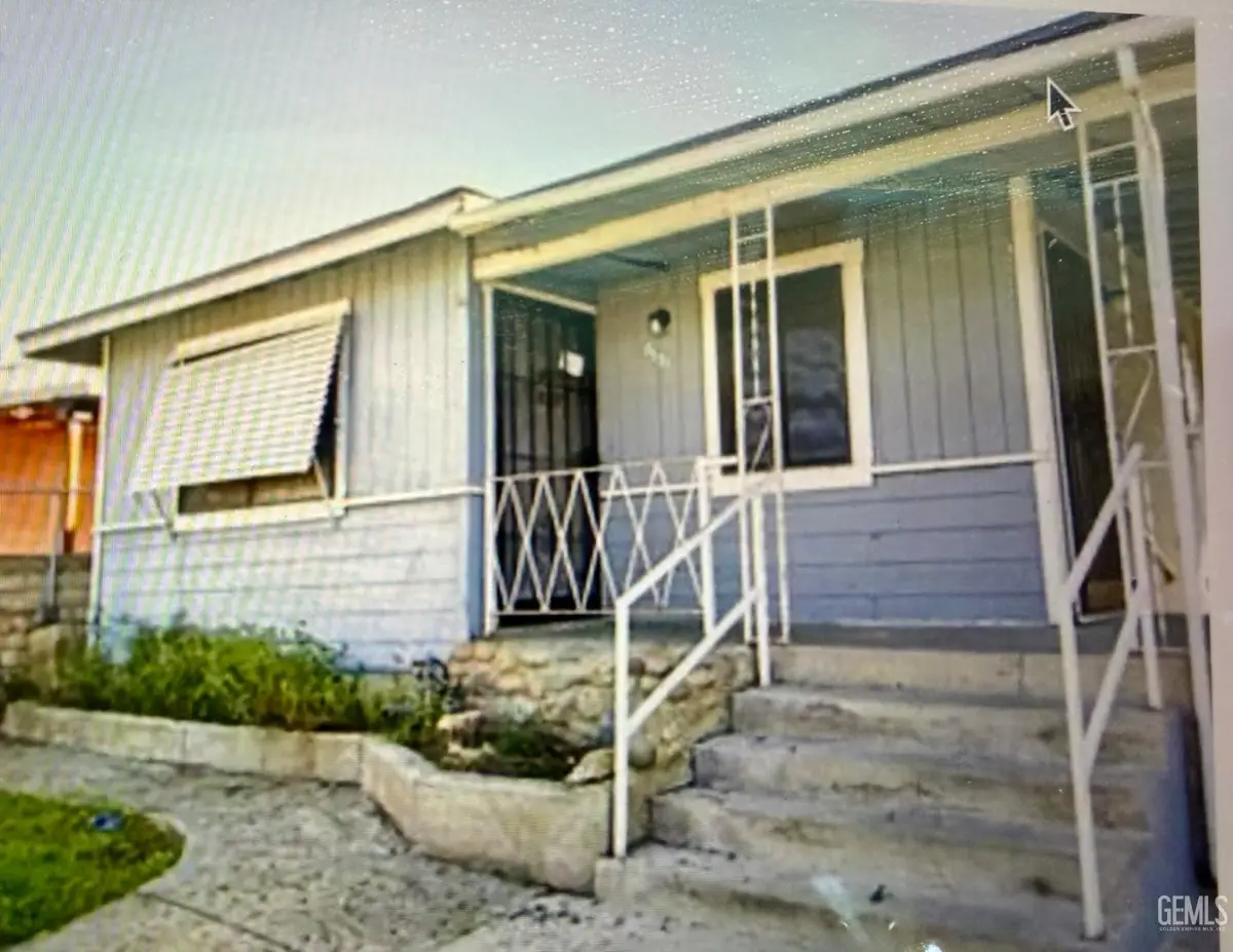 2221 ROBINSON STREET, Bakersfield, CA 93305 - #1