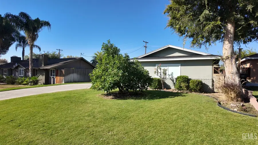 3004 SARATOGA STREET, Bakersfield, CA 93306 - #3