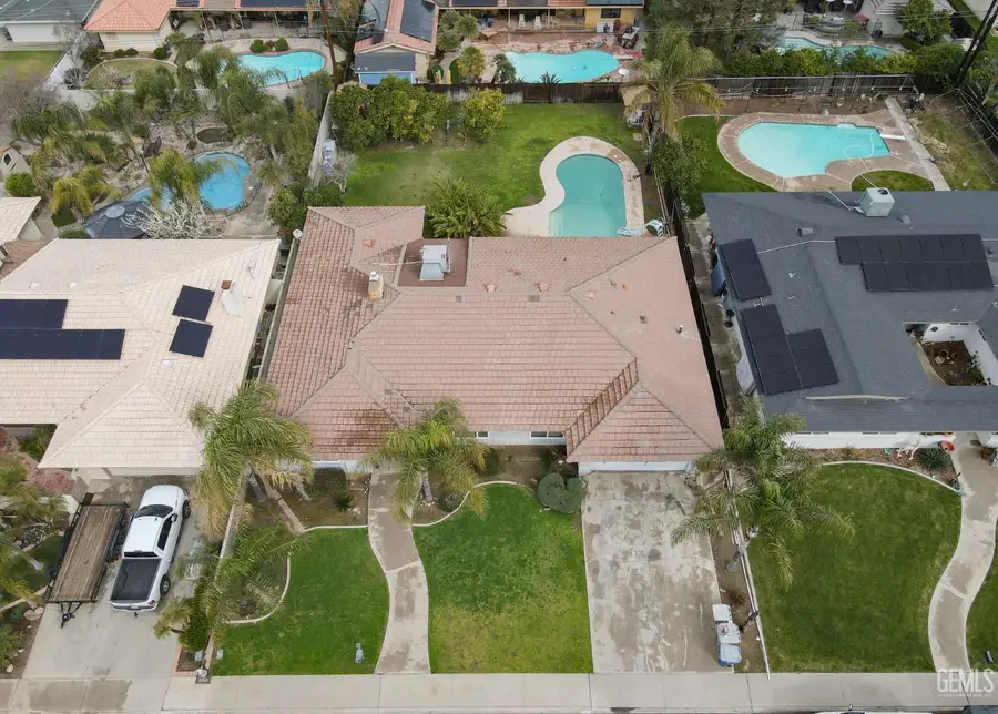 3612 CHRISTMAS TREE LANE, Bakersfield, CA 93306 - #3