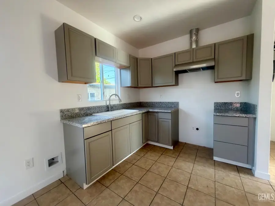 7709 FLORENCE STREET, Lamont, CA 93241 - #2