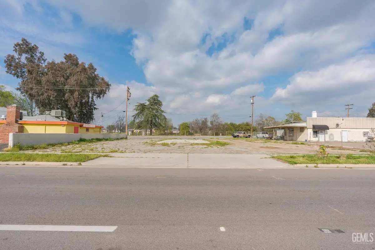 217 NILES PLACE, Bakersfield, CA 93305 - #1