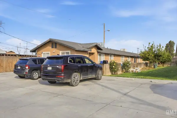 106 E WARREN AVENUE, Bakersfield, CA 93308