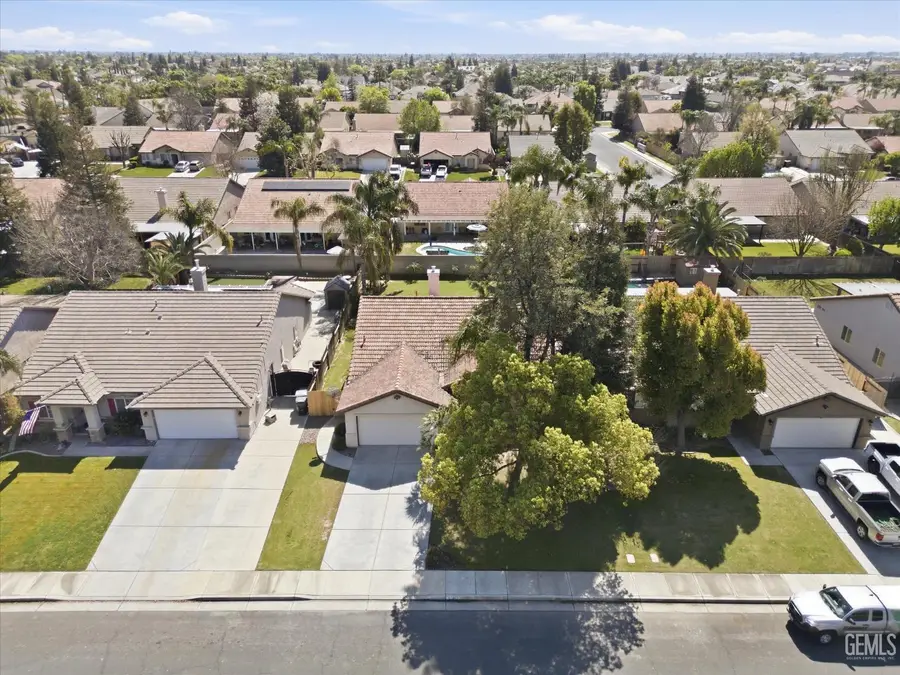 11807 DARLINGTON AVENUE, Bakersfield, CA 93312 - #3