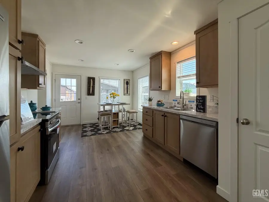 120 CLIFTON STREET, Bakersfield, CA 93307 - #2