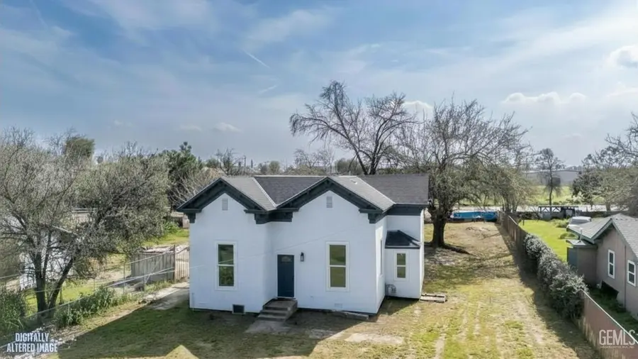 1615 W CROSS AVENUE, Tulare, CA 93274 - #2