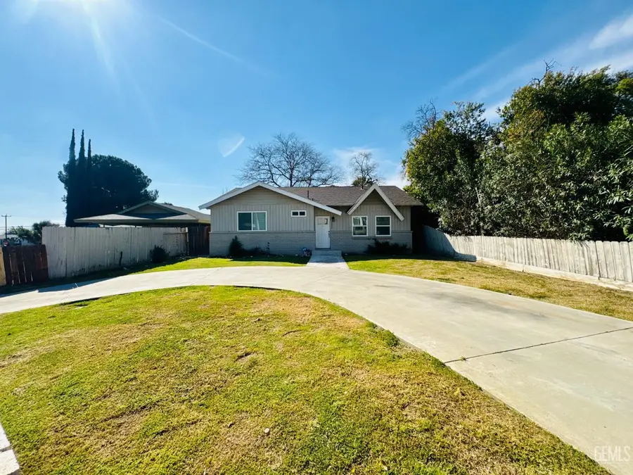 2804 ELMWOOD AVENUE, Bakersfield, CA 93305 - #2