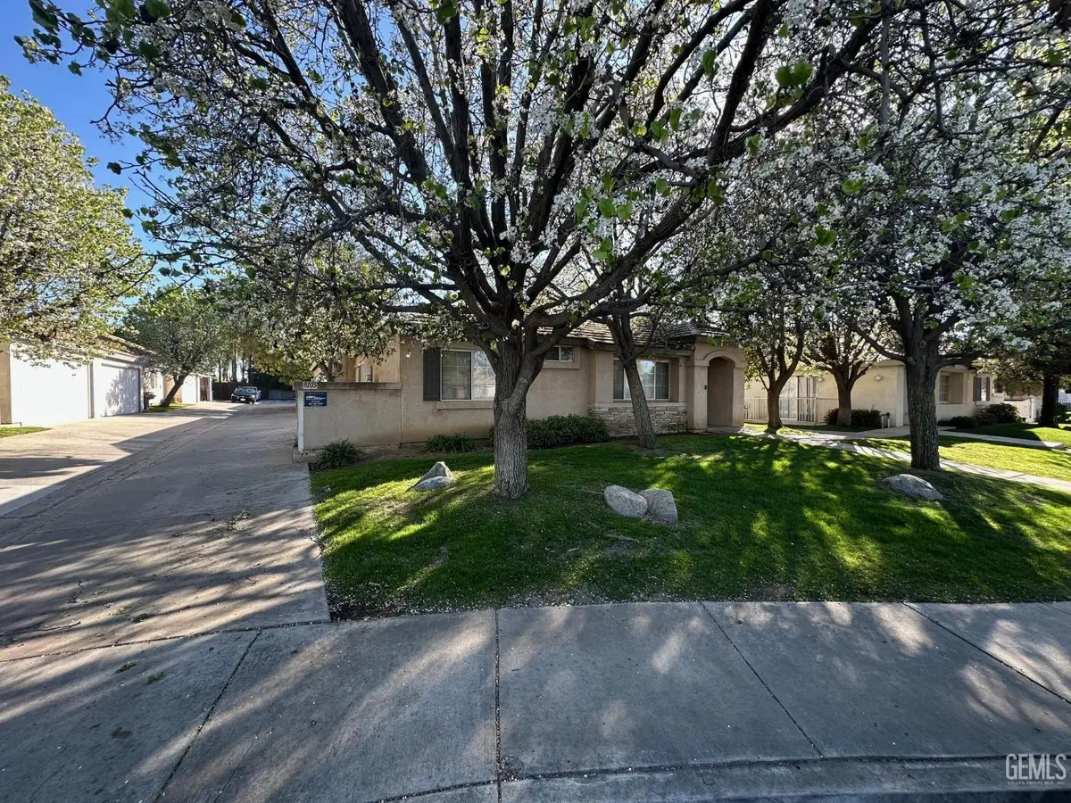 8105 PEBBLE COVE COURT, Bakersfield, CA 93312 - #1