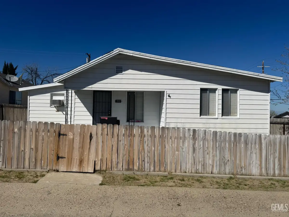 200 E STREET, Taft, CA 93268 - #1