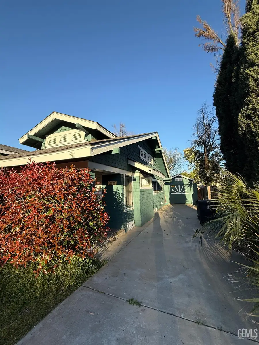 210 OLEANDER AVENUE, Bakersfield, CA 93304 - #2