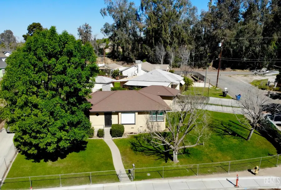 1422 BERNARD STREET, Bakersfield, CA 93305 - #3