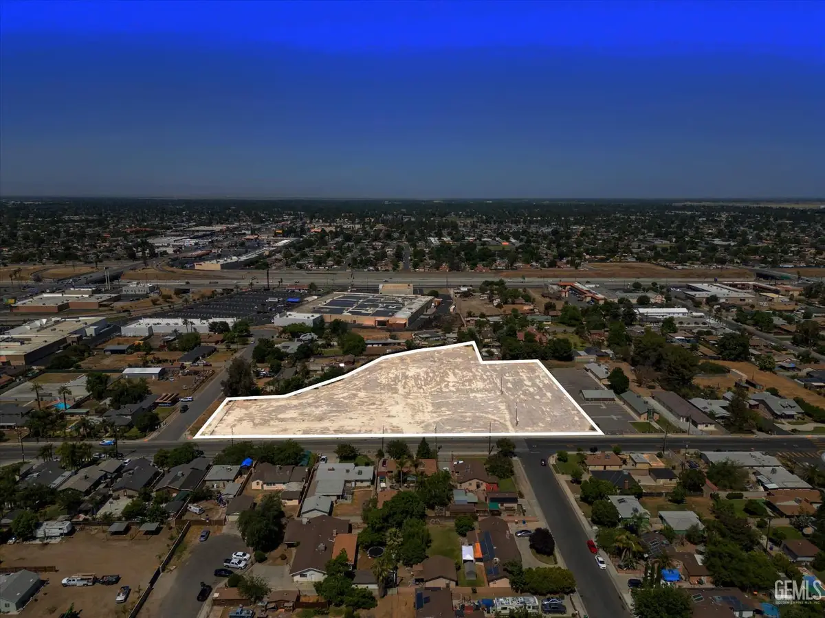 1101 CASTRO LANE, Bakersfield, CA 93304 - #1