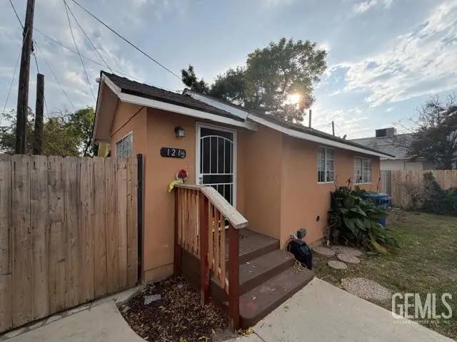 121 ROBERTS LANE, Bakersfield, CA 93308 - #2