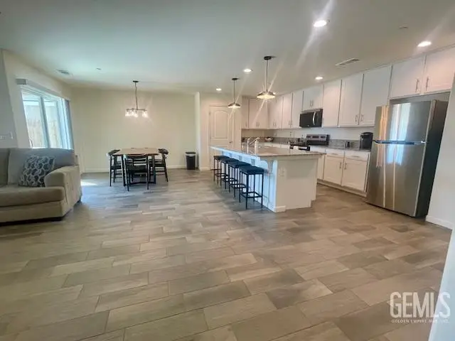 2326 AVIARY STREET, Delano, CA 93215 - #3