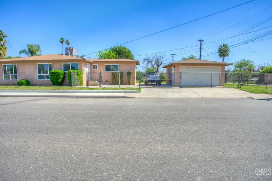 1101 EUREKA STREET, Bakersfield, CA 93305 - #2