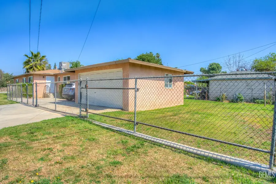 1101 EUREKA STREET, Bakersfield, CA 93305 - #3