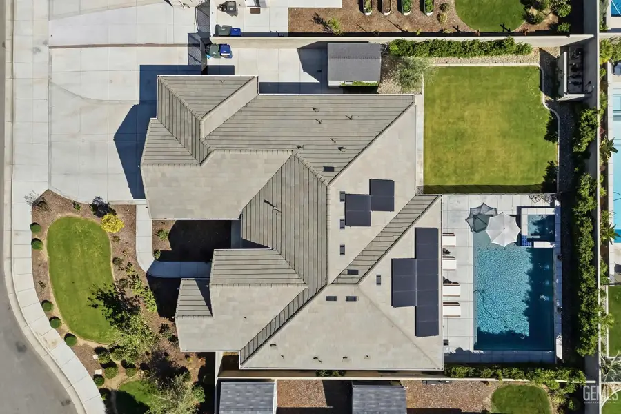 8809 DROMANA COURT, Bakersfield, CA 93314 - #2