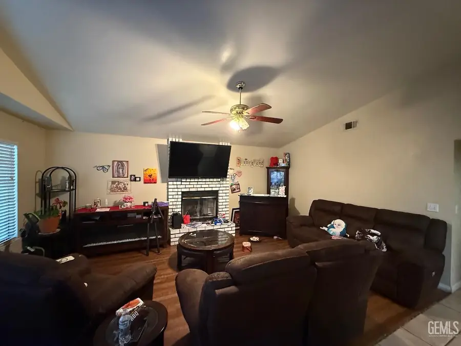 4216 MATTNICK DRIVE, Bakersfield, CA 93313 - #2