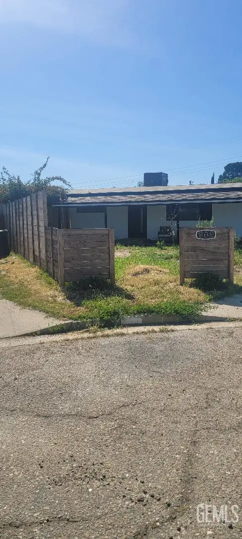 909 OBERLIN COURT, Bakersfield, CA 93305 - #2