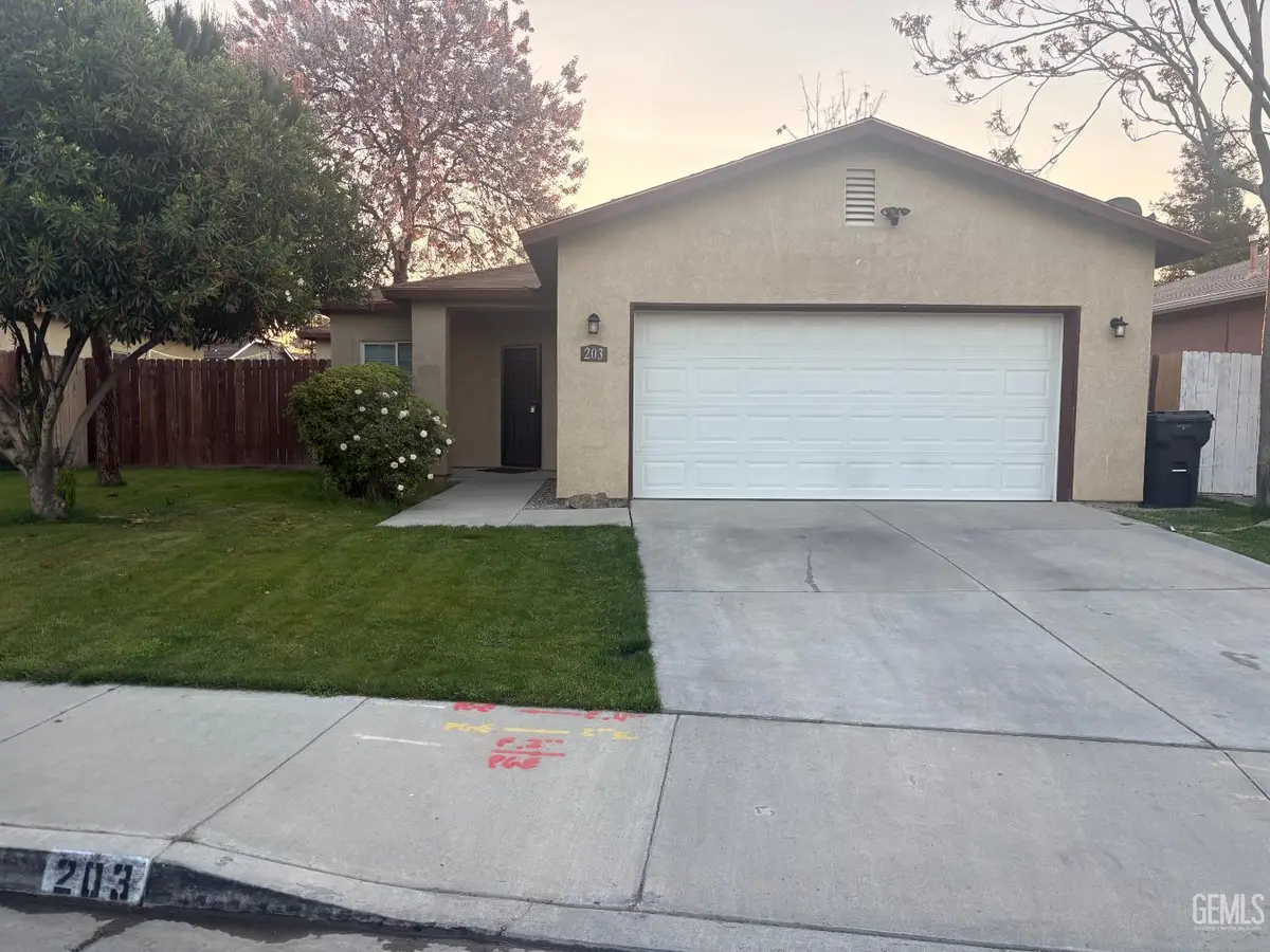 203 ISLA DEL SOL DRIVE, Bakersfield, CA 93307 - #1