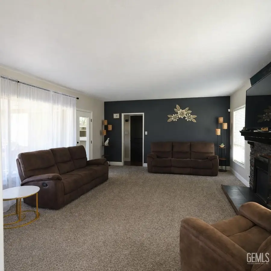 262 MONTE VISTA DRIVE, Bakersfield, CA 93305 - #3