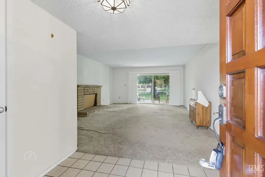 4165 PINEWOOD LAKE DRIVE, Bakersfield, CA 93309 - #3