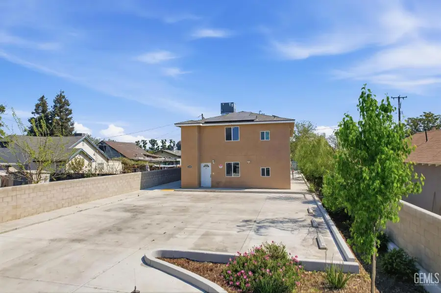 3208 JEWETT AVENUE, Bakersfield, CA 93301 - #2