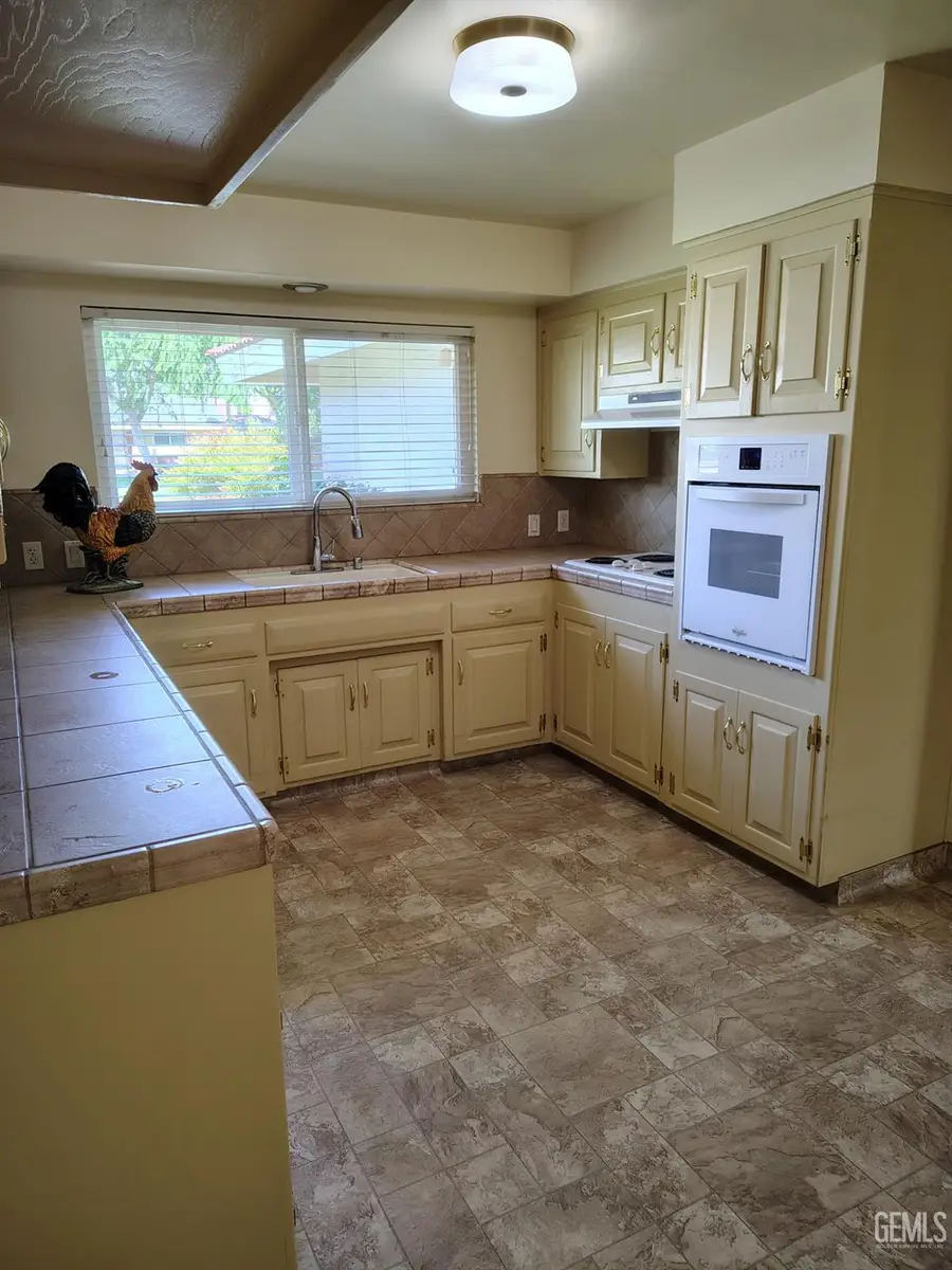 6001 CARTER AVENUE, Bakersfield, CA 93308 - #3