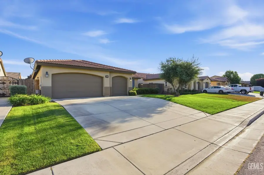 5805 MOONSTONE PEAK DRIVE, Bakersfield, CA 93313 - #3