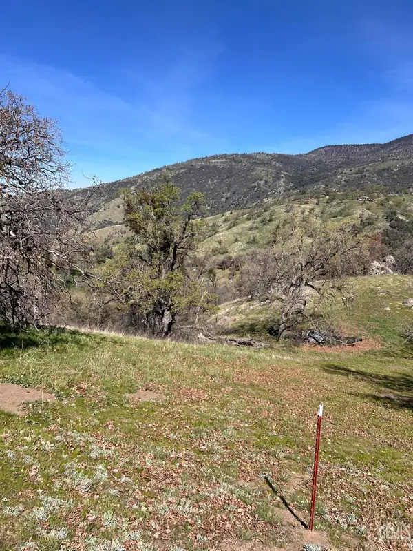 24200 CANYON COURT, Tehachapi, CA 93561