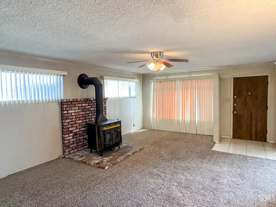 3117 AGATE STREET, Bakersfield, CA 93304 - #2