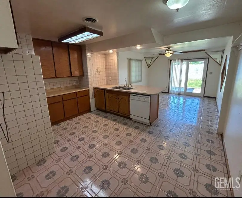 344 ATKINSON, Shafter, CA 93263 - #3