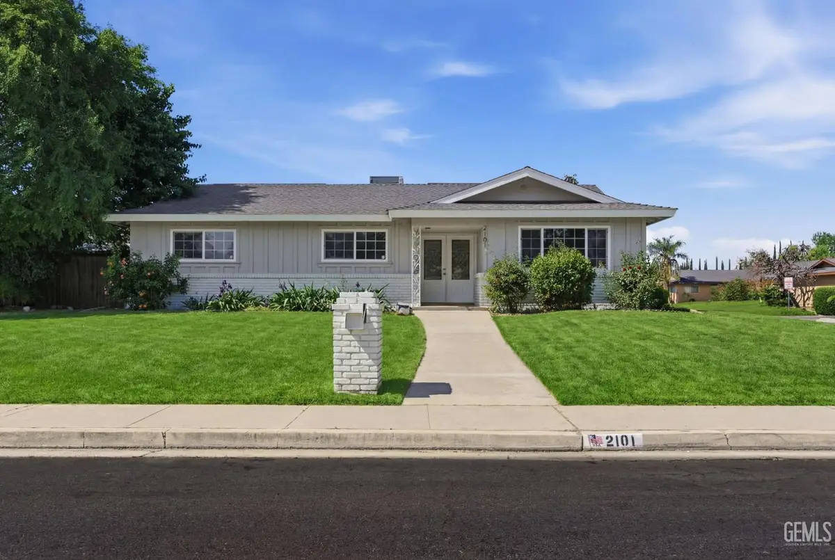 2101 WESTMINSTER DRIVE, Bakersfield, CA 93309 - #1