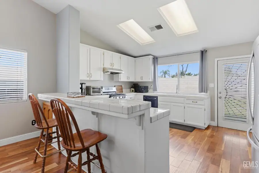 10420 W VICTORIA FALLS AVENUE, Bakersfield, CA 93312 - #2