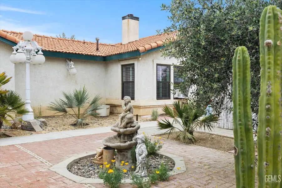 5504 E WHITE LANE, Bakersfield, CA 93307 - #3