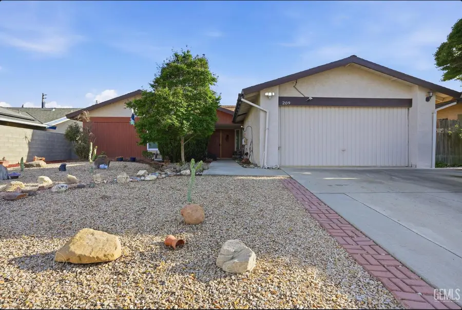 209 E WARREN STREET, Taft, CA 93268 - #3