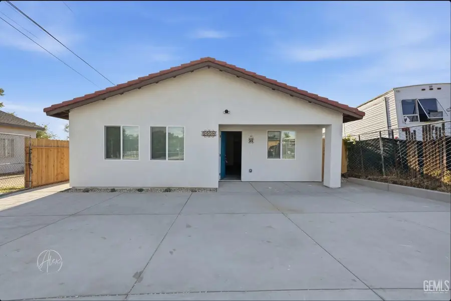 2324 N KERN STREET, Bakersfield, CA 93305 - #2