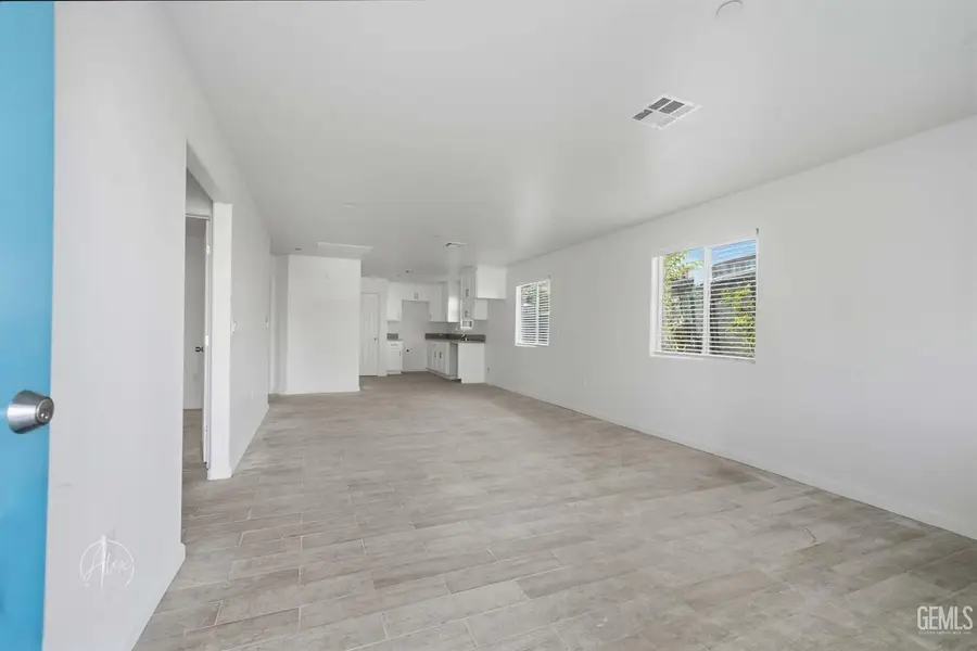 2324 N KERN STREET, Bakersfield, CA 93305 - #3