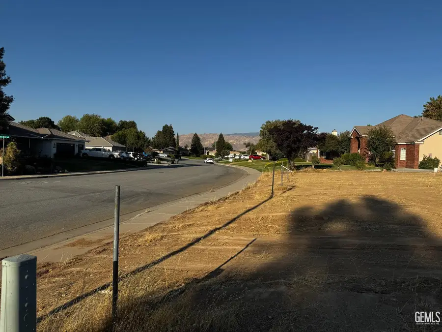 12103 VISTA MONTANA DRIVE, Bakersfield, CA 93306 - #2