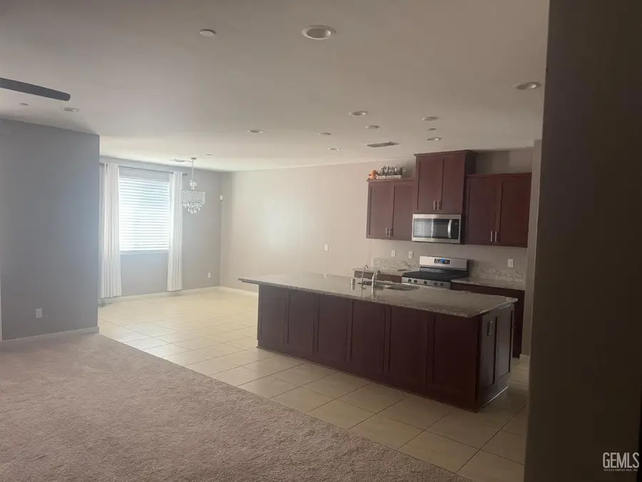 7809 BANDELIER DRIVE, Bakersfield, CA 93313 - #3