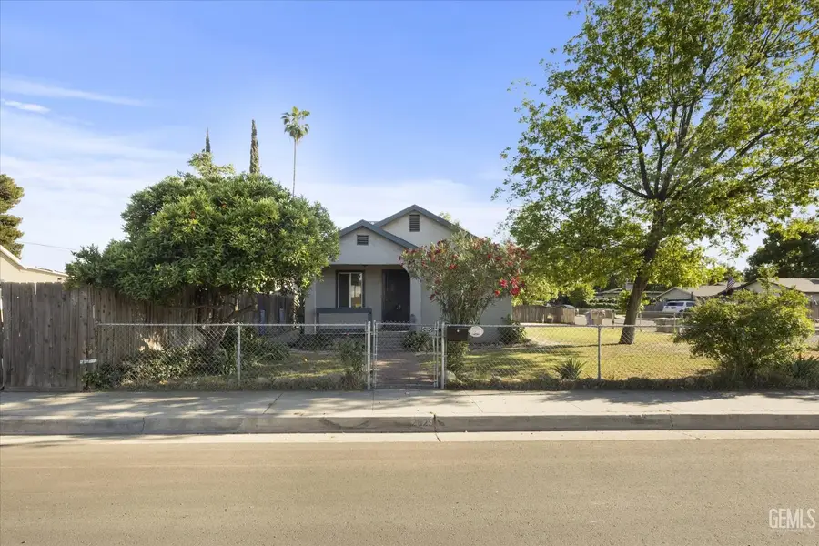2829 DRACENA STREET, Bakersfield, CA 93304 - #2