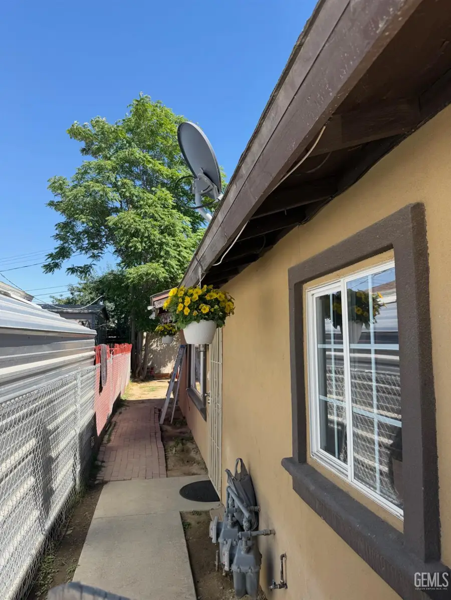 2320 MICHAEL STREET, Bakersfield, CA 93307 - #2