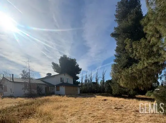 1001 VINELAND ROAD, Bakersfield, CA 93306