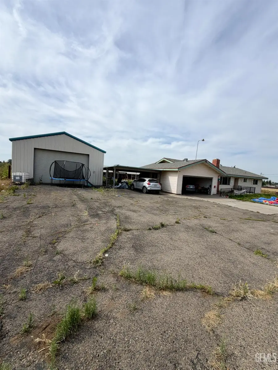 679 E MULBERRY AVENUE, Porterville, CA 93257 - #3
